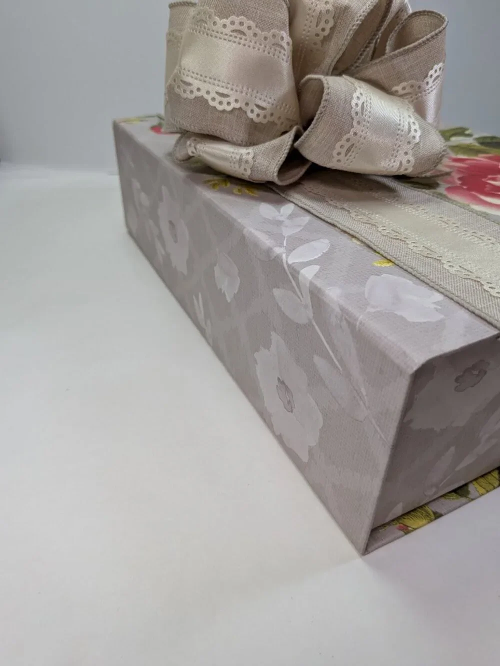 Cottagecore Caroline Alfreds Floral Gift Box Bundle 2pc Magnetic Bow Medium
